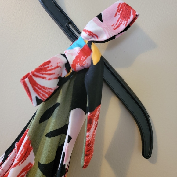 EUC Women's one shoulder Tacera 1X Floral dress - Picture 3 of 6